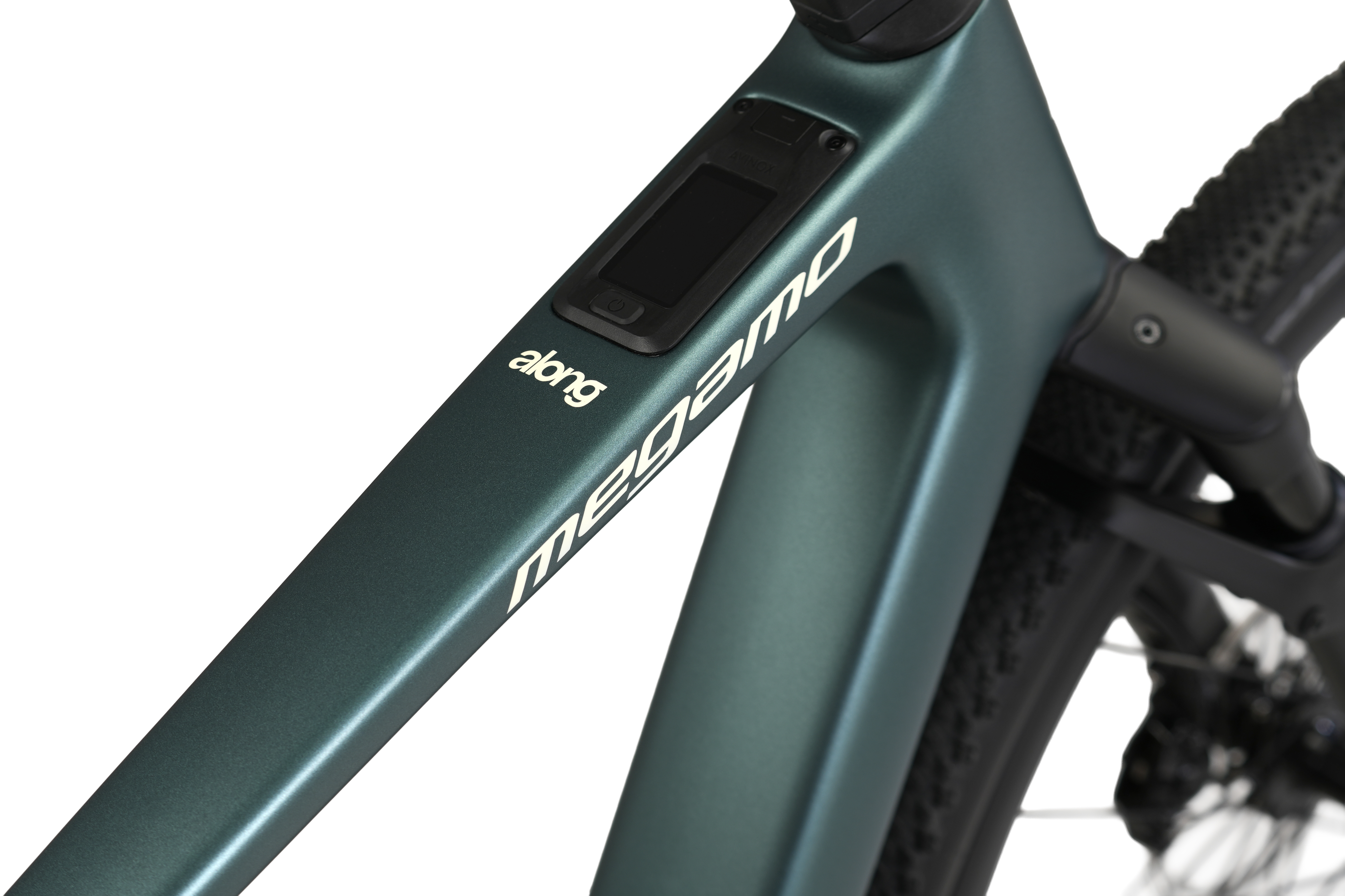 Along 03 head tube with Avinox DPC100 display